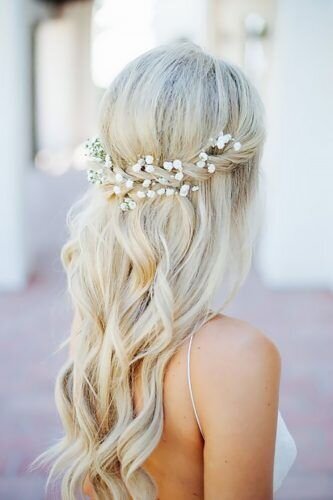 Wedding Hairstyles With Flowers 30+ Looks & Expert Tips | Acessórios para  cabelo de noiva, Cabelo de fada, Penteado de noiva com flores